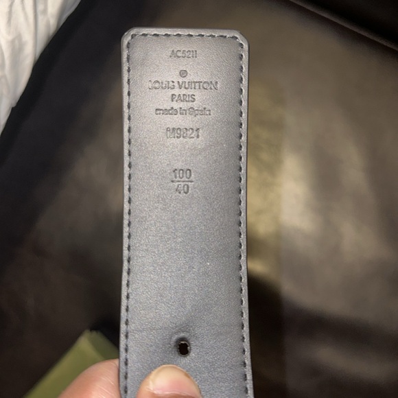 LV Initiales 40MM Reversible - Picture 3 of 9